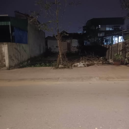 Mặt đường Nguyễn Trung Thiên - Lộc Phát, kinh doanh sầm uất, 8mx16,5m