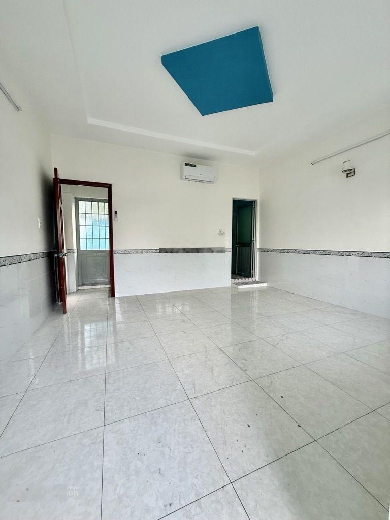 Gấp bán - chỉ 2,5 tỷ - nhà đẹp ở ngay - thống nhất -gần chợ hạnh thông tây - 2 tầng - sổ hồng riêng