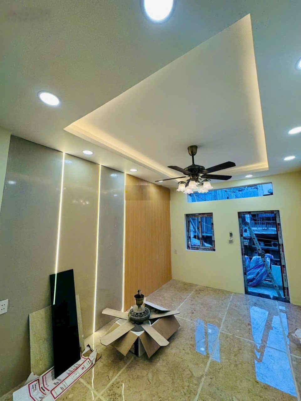 Lạc Long Quân, hẻm xe hơi. Gần mặt tiền. 41m2 giá tốt chỉ 5,05 tỷ (TL)