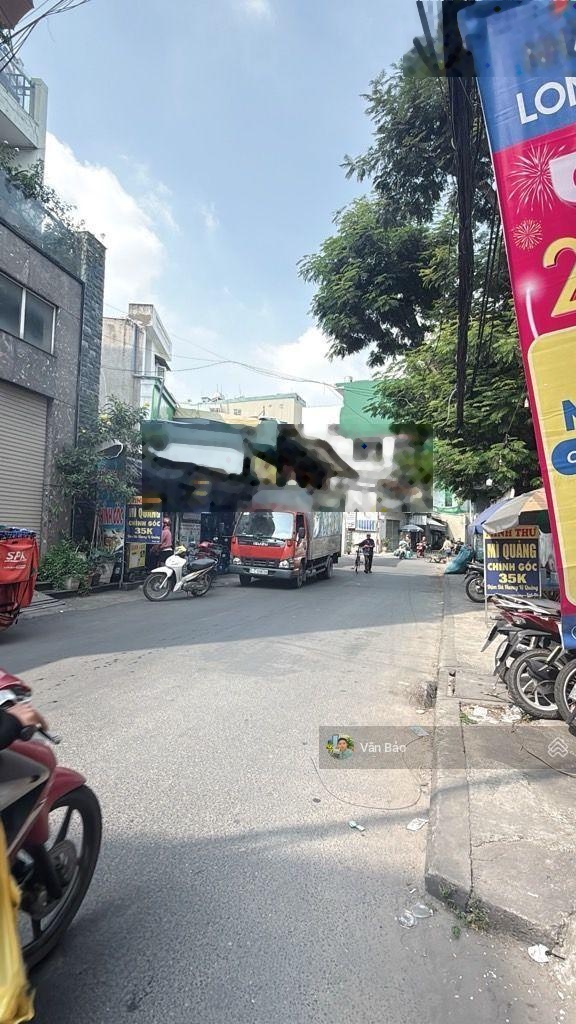 Nhà mới full nội thất sát mặt tiền Nguyễn Du, Gò Vấp, hơn 2 tỷ có nhà Sài Gòn, sổ riêng