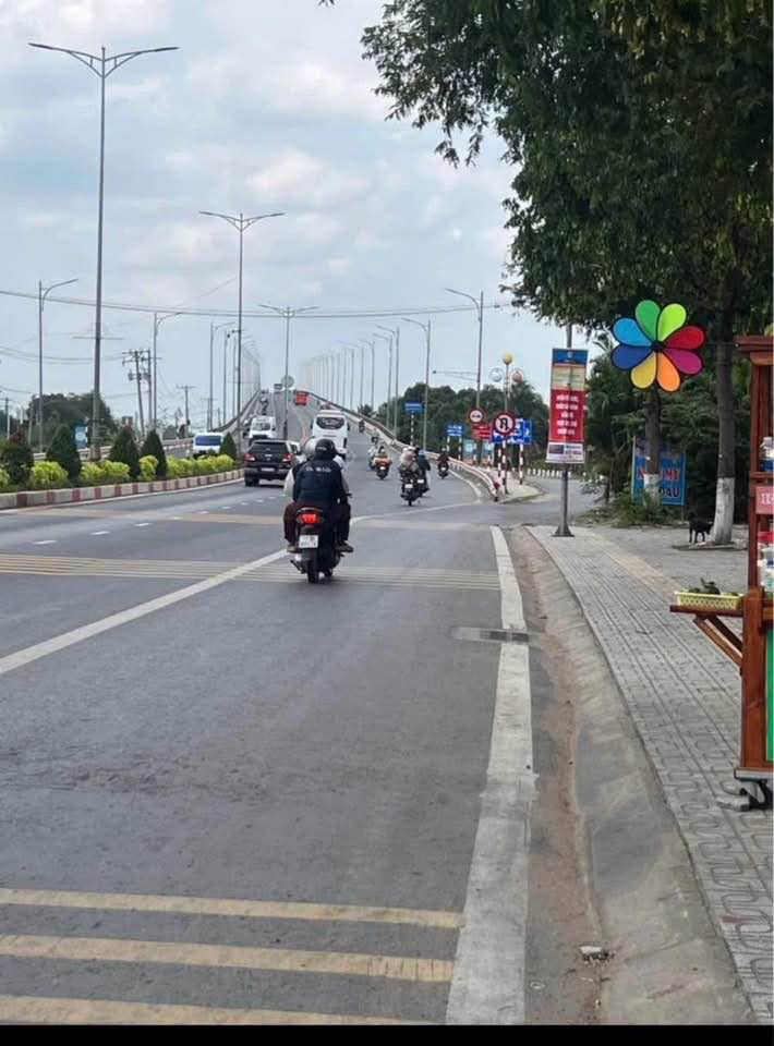 Đất vàng phường Bến Tre 500 triệu sở hữu ngay 100m2 gần sông mát mẻ, tiện ích đầy đủ