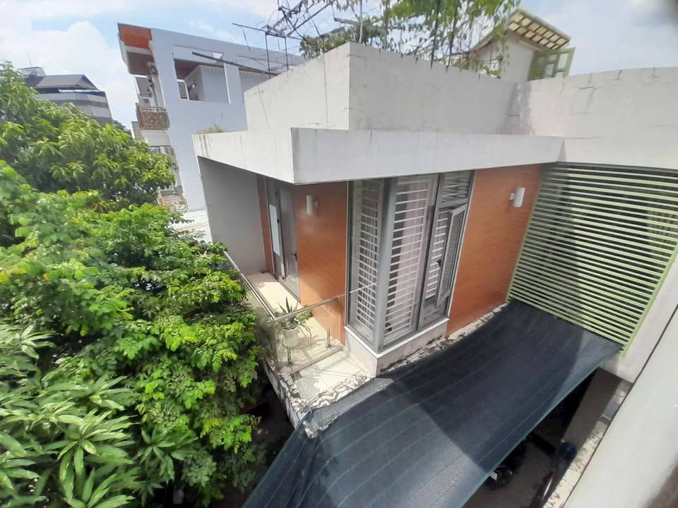 Biệt thự hiện đại 7m x 18m, 4 phòng ngủ, đường 6m, chỉ 5,49 tỷ Hóc Môn