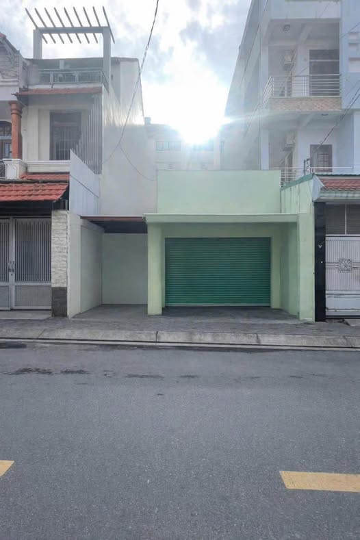 Mặt bằng kinh doanh đắc địa gần Lê Văn Việt, Thủ Đức - Giá hời