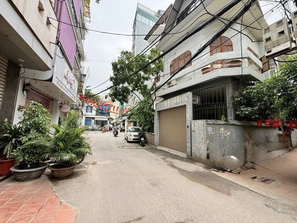 Nhà 4 tầng Lạc Long Quân - Sửa sang là có 'cung điện' nhỏ, giá 'hời' cho dân sành điệu