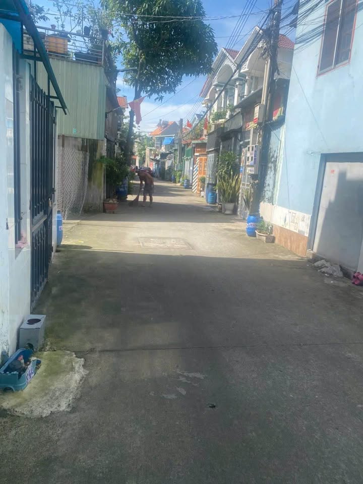 Bán nhà sổ hồng riêng 70m2, 2 lầu, phường Tân Đông Hiệp, Dĩ An, Bình Dương