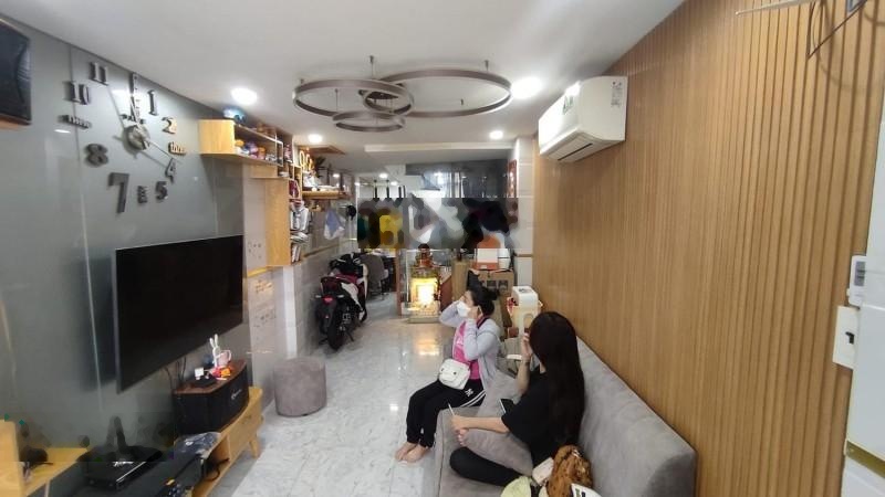 Nhà đẹp sát hẻm xe tải Hồng Bàng, Quận 11 31m2 full nội thất, chỉ 3 tỷ hơn