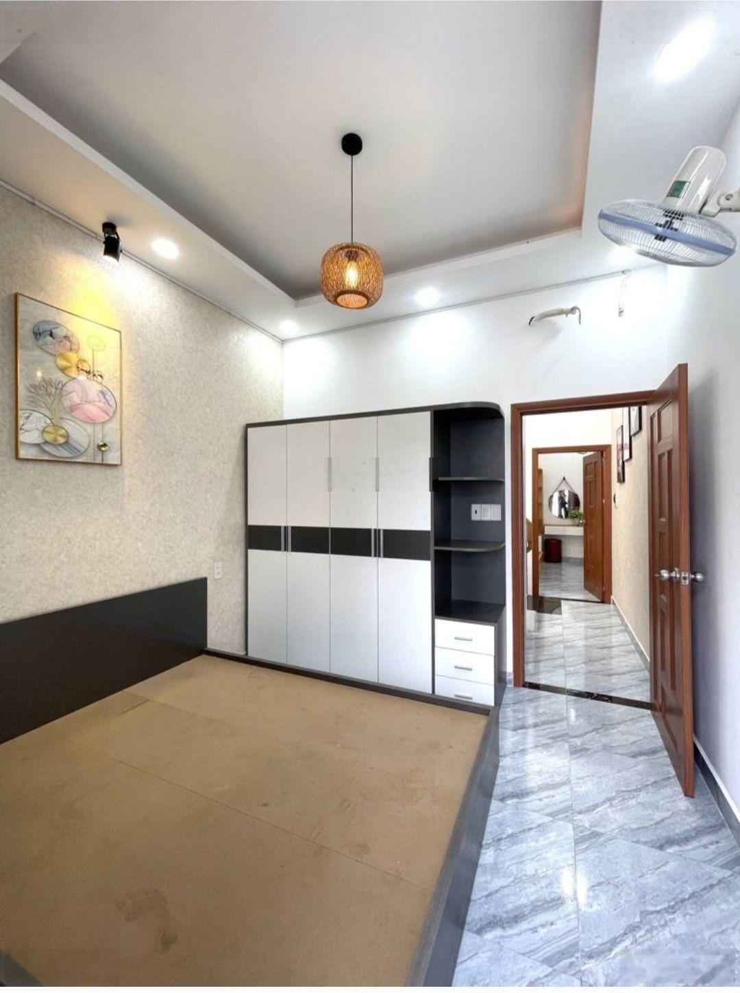 Nhà riêng tân bình gần trường chinh 2 lầu 35m2