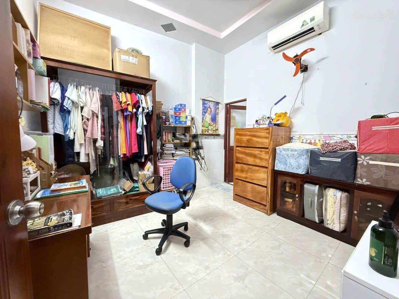 Cmt8 tân bình 36m ngang 4.7m 2pn 3wc chỉ 5.45 tỷ liên hệ: dân tôn 0366269838