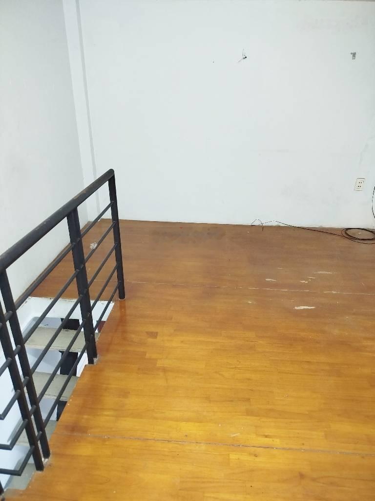 Bán nhà 3 tầng 37m2 ngay CC Bàu Cát 2. Giá 4,5 tỷ