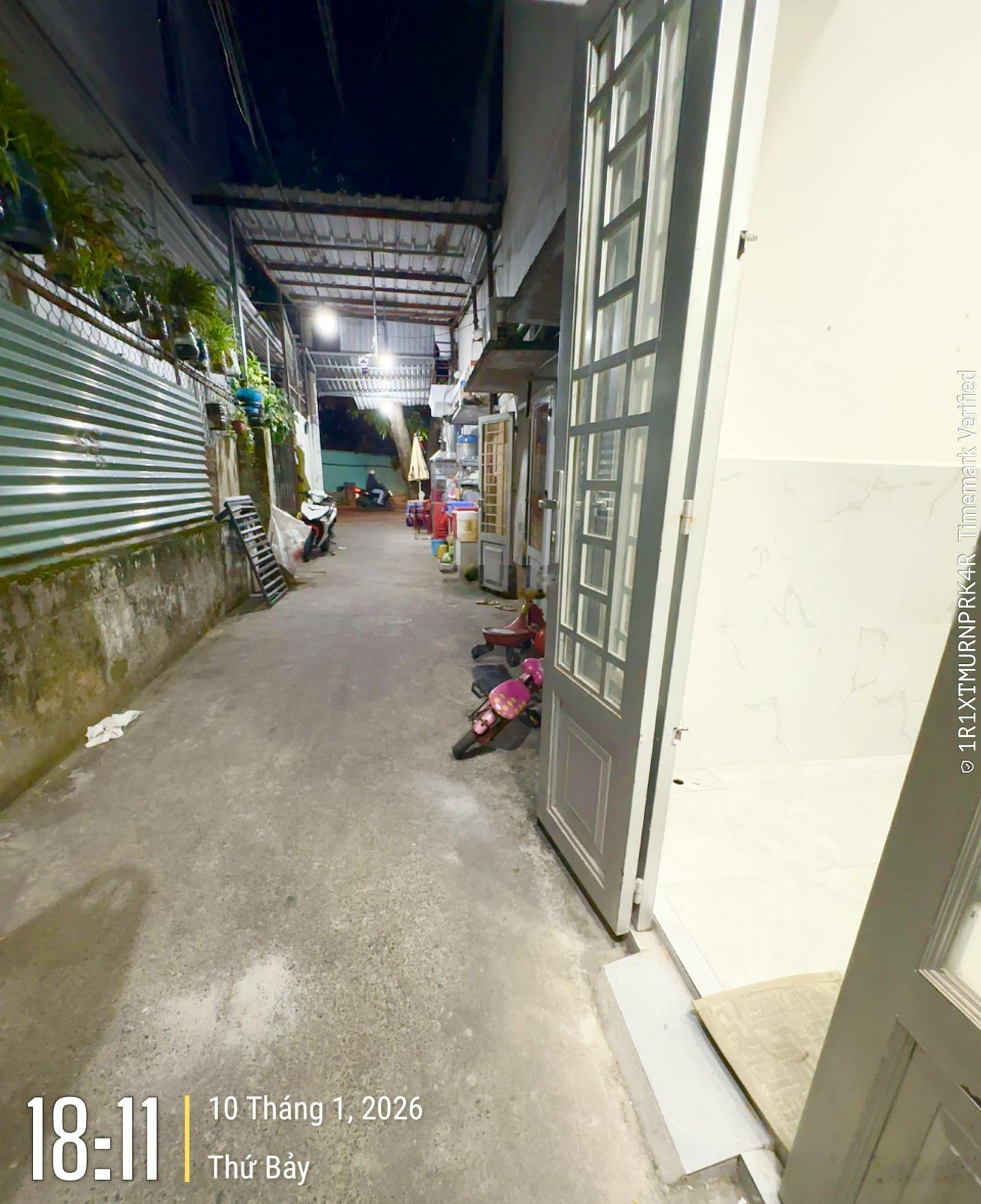 Ngay gần Đ. Thống Nhất nhà mới tinh chỉ 2,69 tỷ cách 1 căn ra đường ô tô tránh 2mặt hẻm trước sau