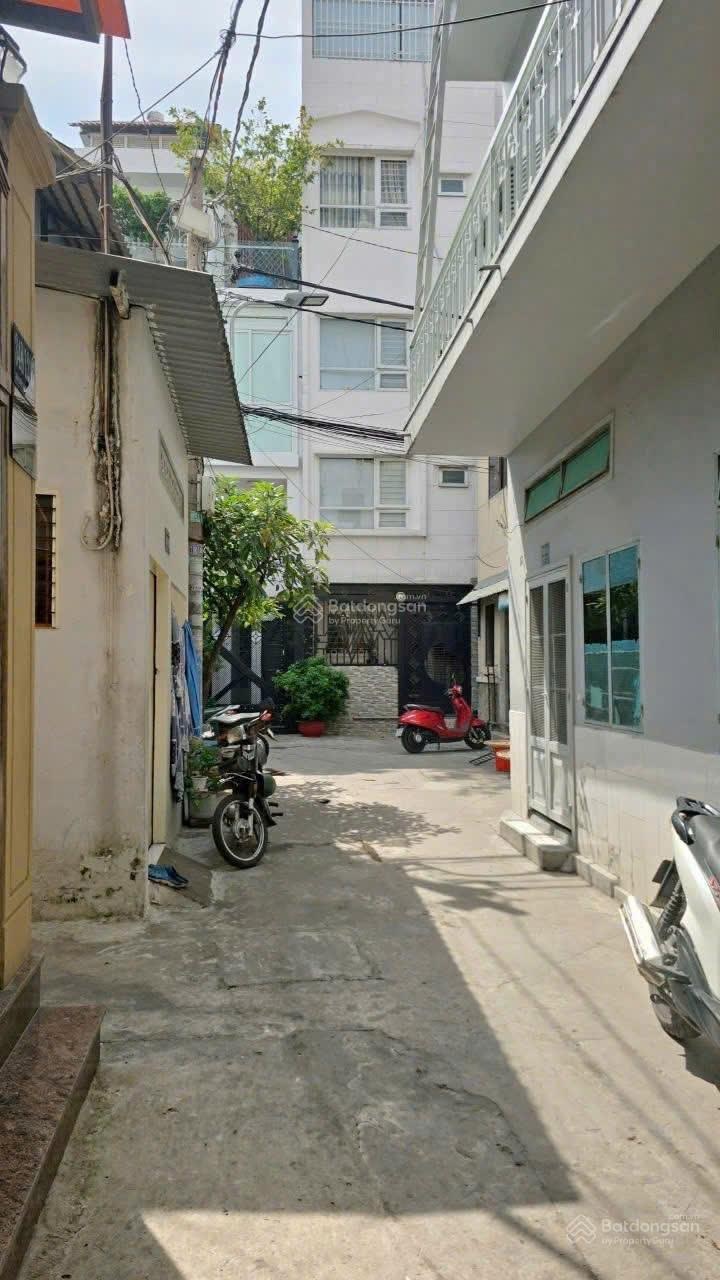 Bán gấp nhà nhỏ 348/ Cách Mạng Tháng Tám, Phường 12, Quận 3 - 4x6m- 1 lầu