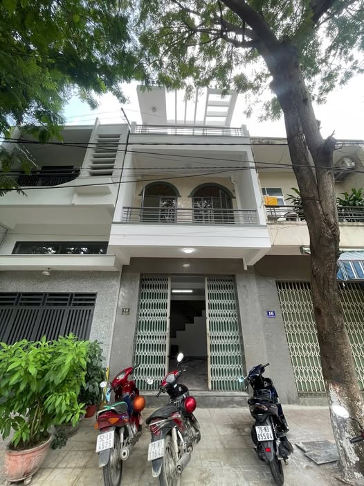 Bán nhà 3 tầng mặt tiền Huỳnh Tịnh Của, 7.8 tỷ, gần biển, dân trí cao