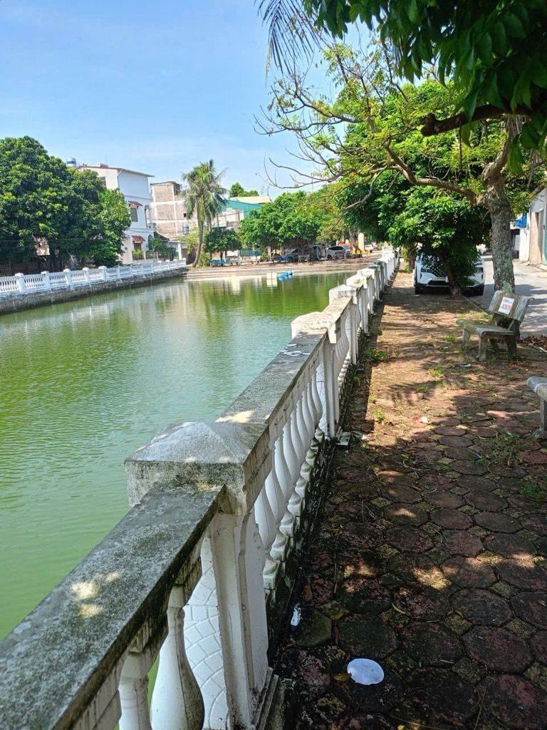 Bán nhà Kim Sơn, Gia Lâm, 97m2, mặt hồ, ngõ ô tô tránh - giá chưa đến 7 tỷ