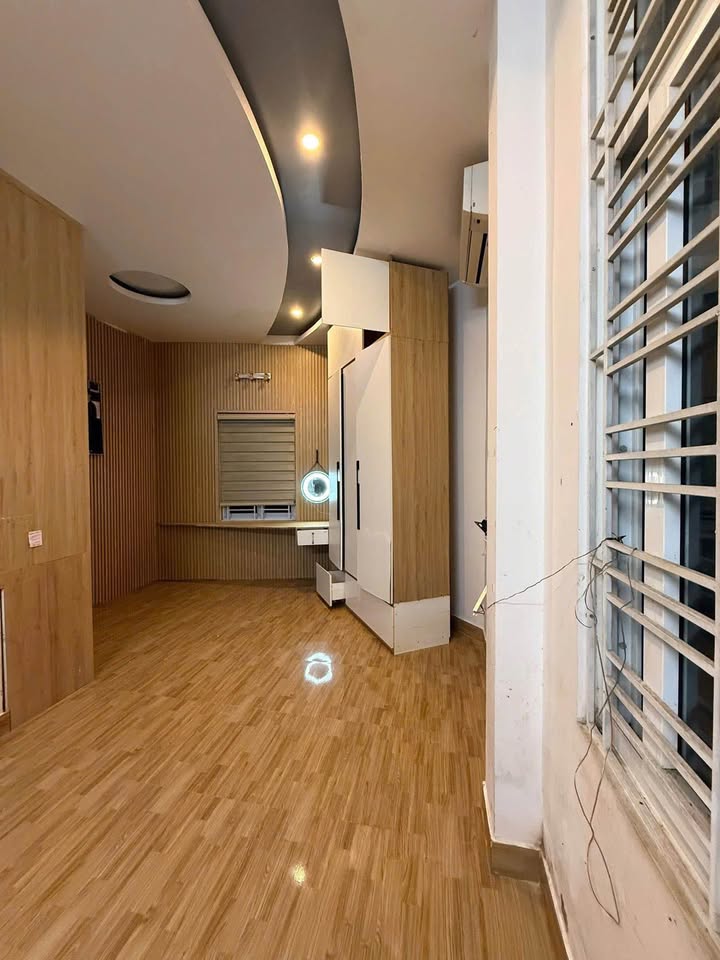 Cho thuê nhà 2 tầng, 3 ngủ khu Huỳnh Tấn Phát, chỉ 6 triệu/tháng, có nội thất đủ dùng