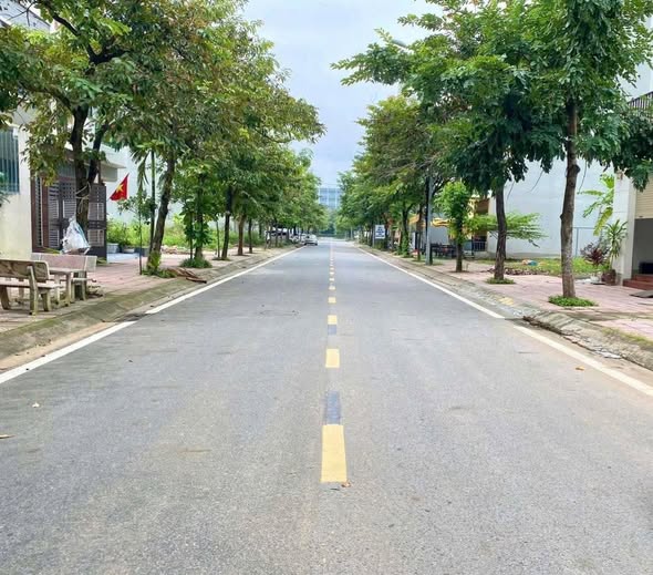 Bán đất khu đô thị Nam Vĩnh Yên, 100m2, sổ đỏ, mặt tiền 16.5m, giá hơn 4.1 tỷ