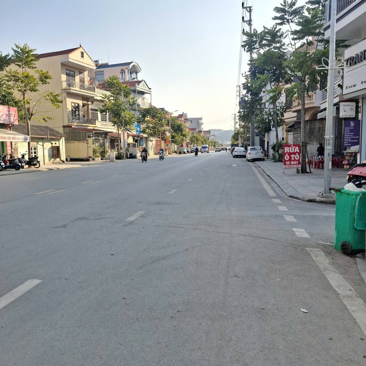 Bán 3 mảnh đất tại ngõ 726 Bà Triệu, vị trí trung tâm, gần chợ