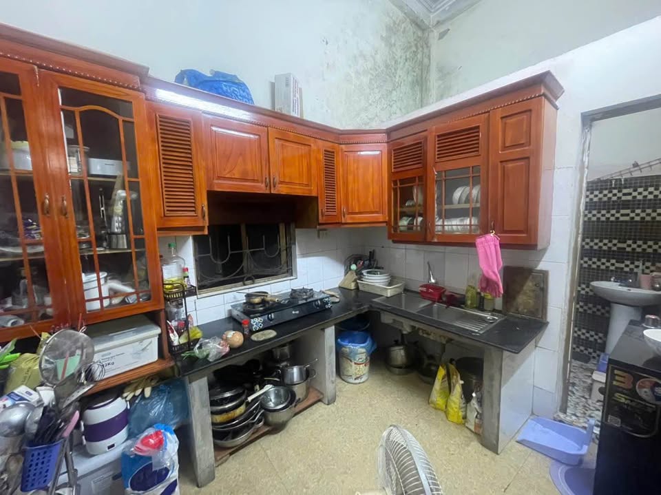 Cần bán gấp nhà 2 tầng đường Kim Hải, gần chợ, gần ga Lào Cai, giá 2.3 tỷ