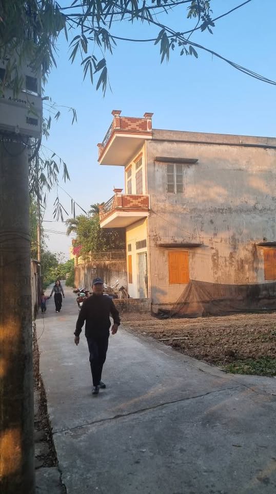 Nhà 2 tầng Đông Mỹ, ô tô thông, view sông, giá chỉ 1,5x tỷ