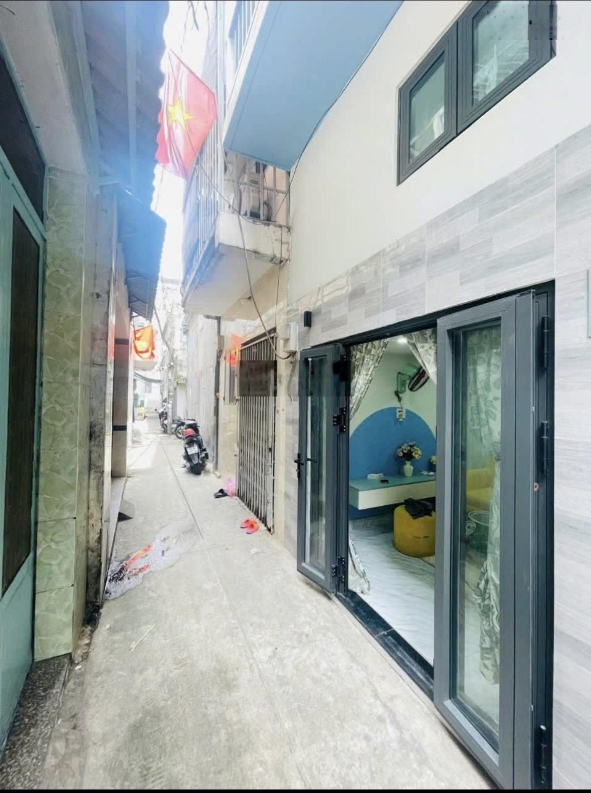 Phạm văn bạch ,1 trệt 2 tầng, 2 pn, 2wc,dt 12m, ngag 4m