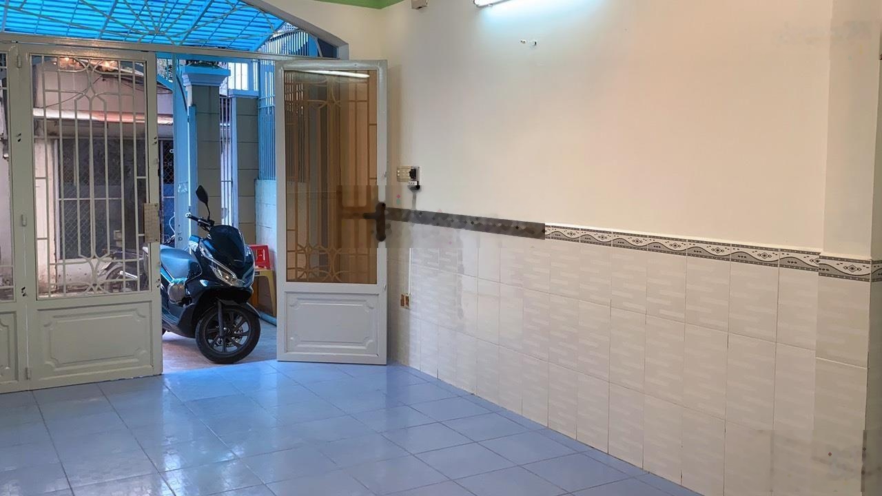 Bán nhà Lạc Long Quân Q11,2 tầng BTCT,DTSD khủng 70m2,SHR,hẻm thông thoáng,giáp Q10,Q6,Bình Tân