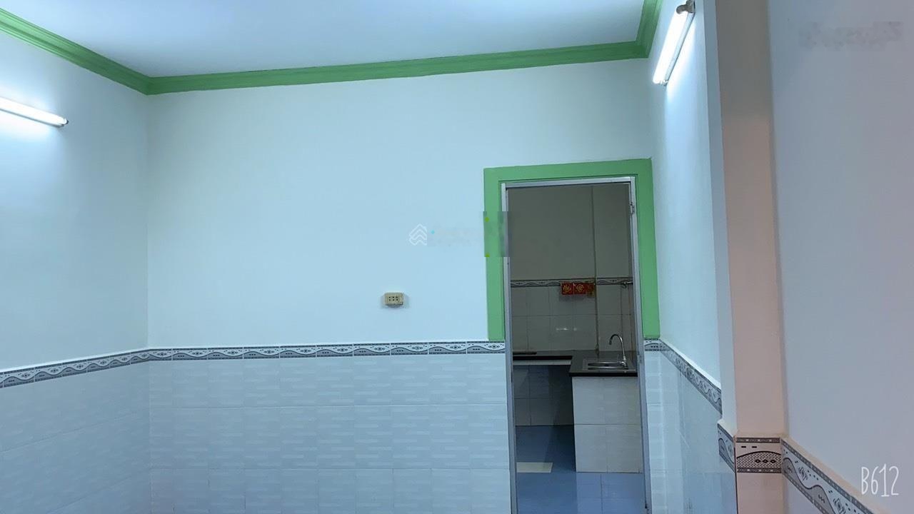 Bán nhà Lạc Long Quân Q11,2 tầng BTCT,DTSD khủng 70m2,SHR,hẻm thông thoáng,giáp Q10,Q6,Bình Tân