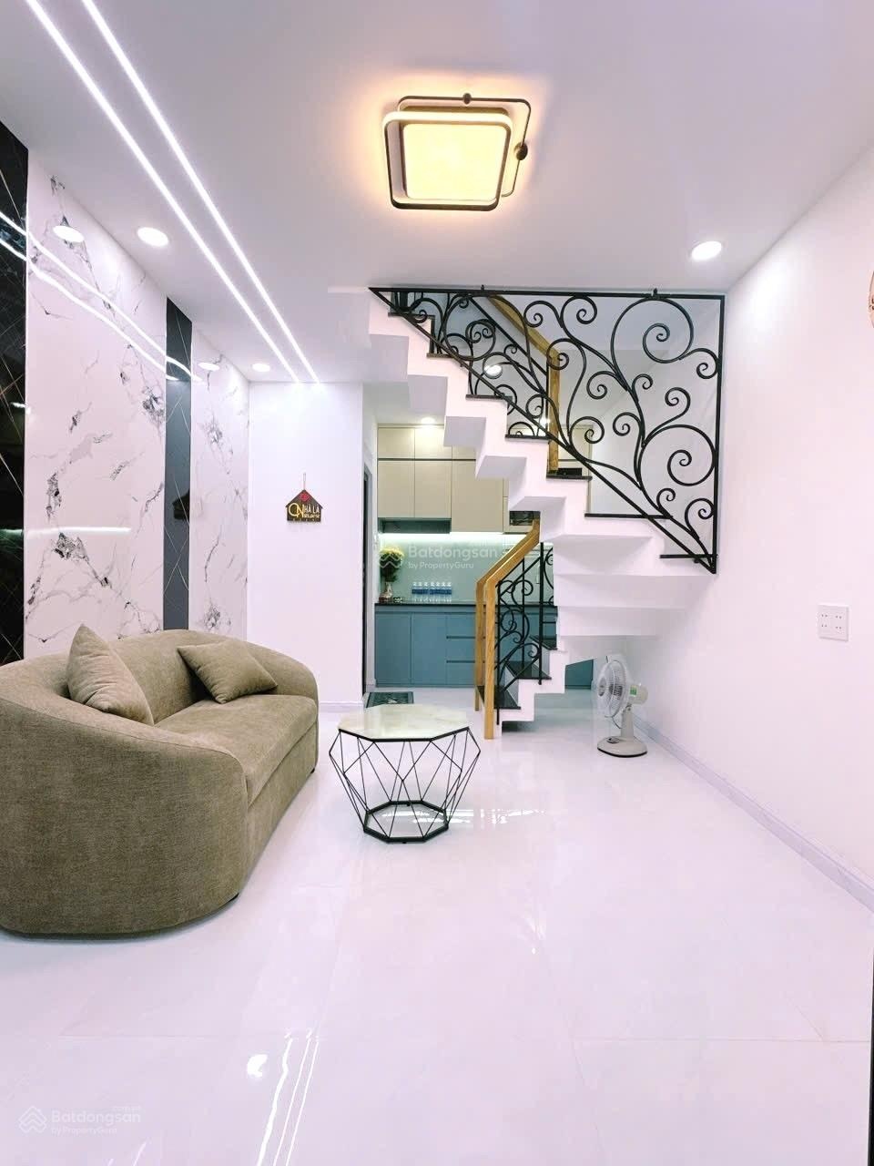 Bán nhà mới mua về đón Tết - Lạc Long Quân, Tân Bình, 3,44 tỷ, 18m2, chính chủ giá ưu đãi