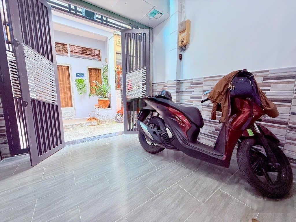 41m2 - 2 tầng - 2PN - 3WC - ban công to - sân xe to - ô tô né cách 20m