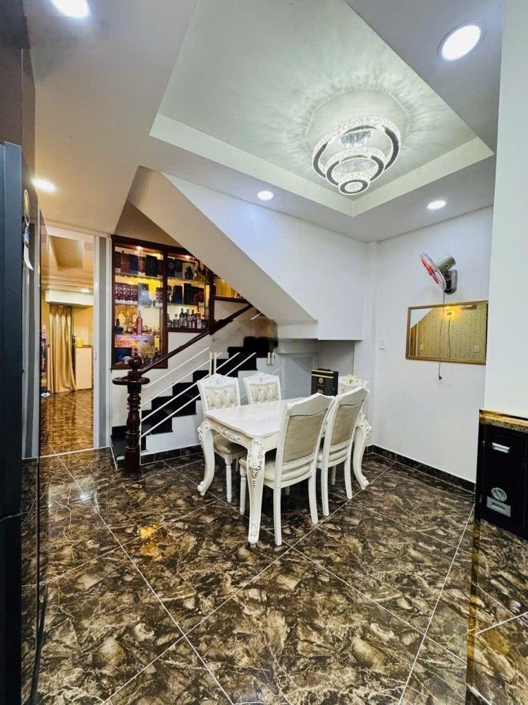 Ni sư huỳnh liên 3 Tầng- 46m2 ( 4,2 x 11) 5,6 tỷ Nhà đẹp đón tết 2026