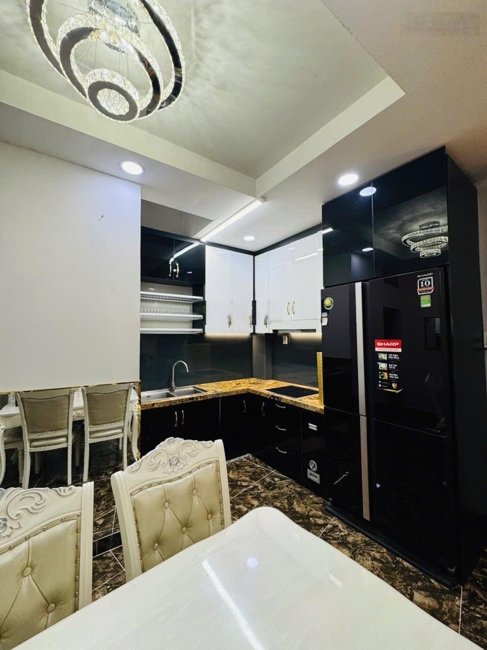 Nhà đẹp Ni Sư Huỳnh Liên 46m2, 4PN 5WC, full nội thất cao cấp, sát Q10