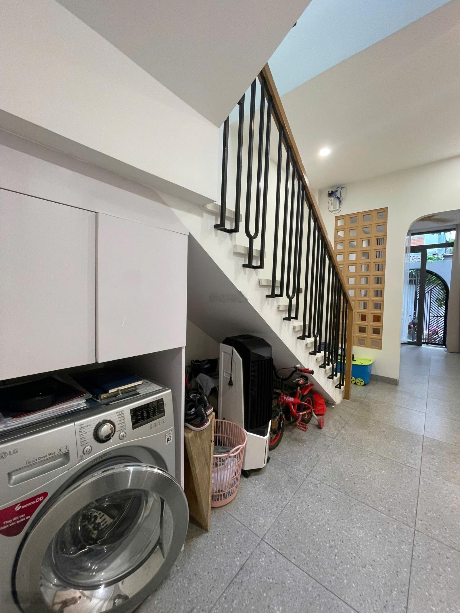 Nhà mới đẹp 52m2, BTCT kiên cố, chắc chắn, ngôi nhà chủ xây rất tâm huyết, đường trước nhà 4m,