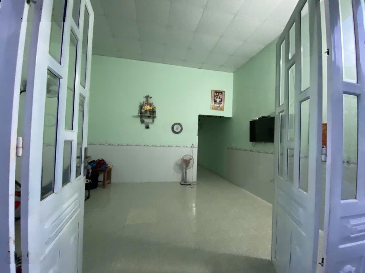 Bán nhà P. Hố Nai cũ đường oto cách Thân Nhân Trung, Nguyễn Ái Quốc 100m