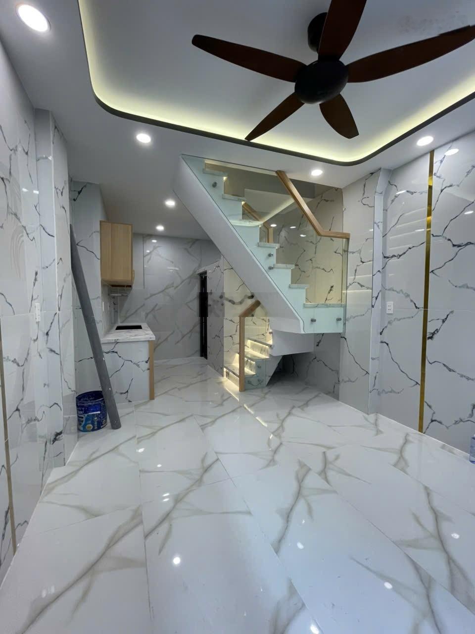 Tân bình khu vip p4 nhà đẹp 3 tầng mới toanh 3pn giá 3,65tỷ