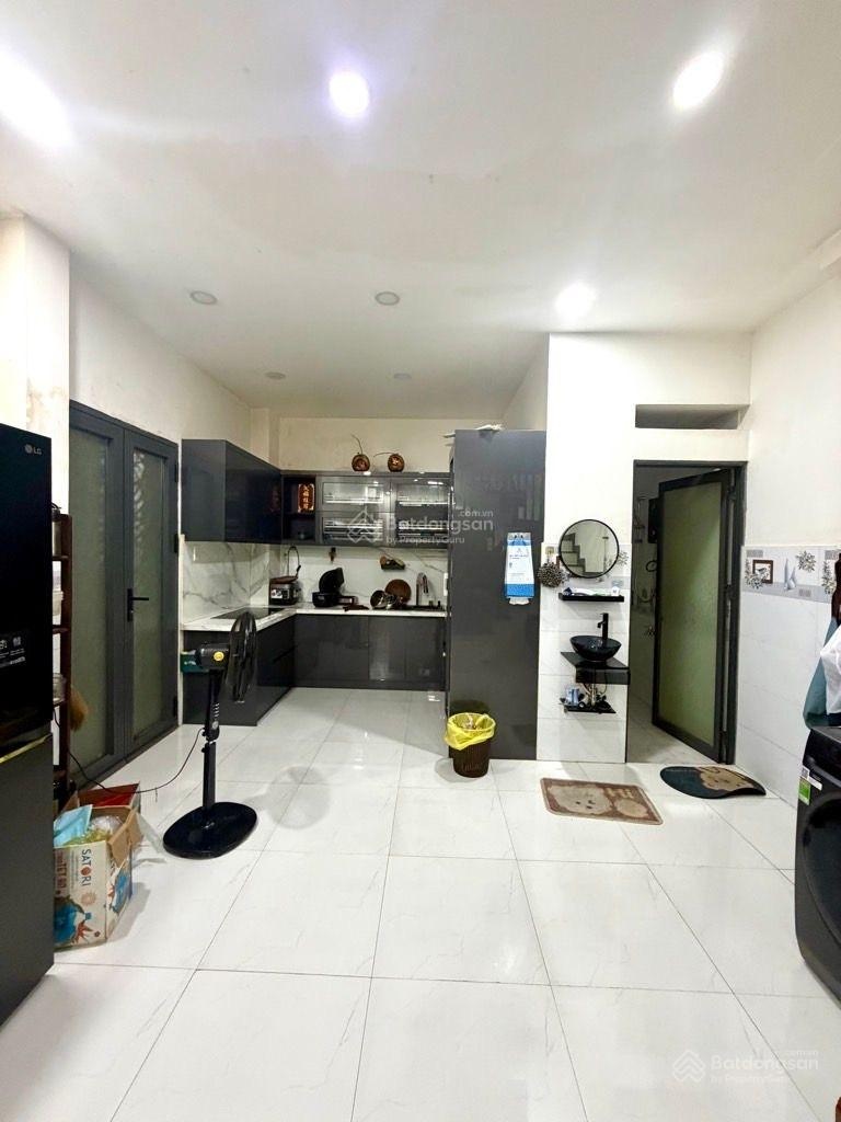 Ngay đầm sen - hoà bình - tân phú - hẻm 4m thông - 2 tầng btct - 52m2- nhỉnh 5 tỷ tl