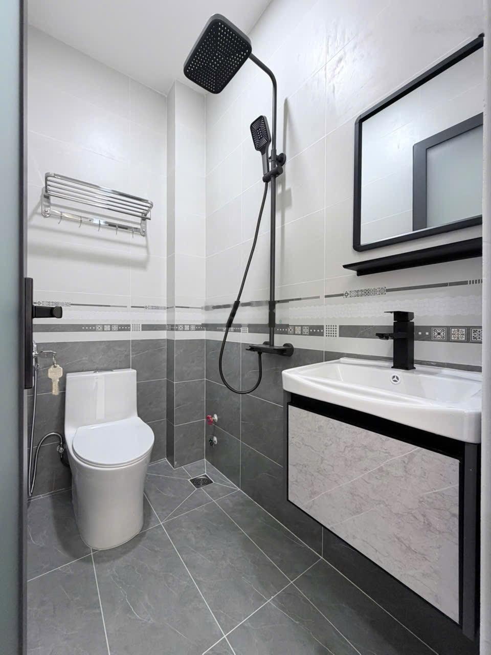 Bán Nhà Hẻm 4m, giá 1 tỷ 650 không phát sinh, nhà có sổ hồng riêng hoàn công, giá gặp chủ tl