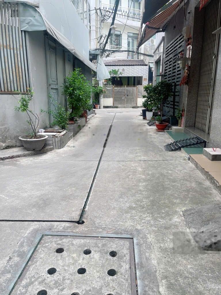 Bán gấp nhà cấp 4 quận 11-43m2-gần vòng xoay lê đại hành-5.4 tỷ tl