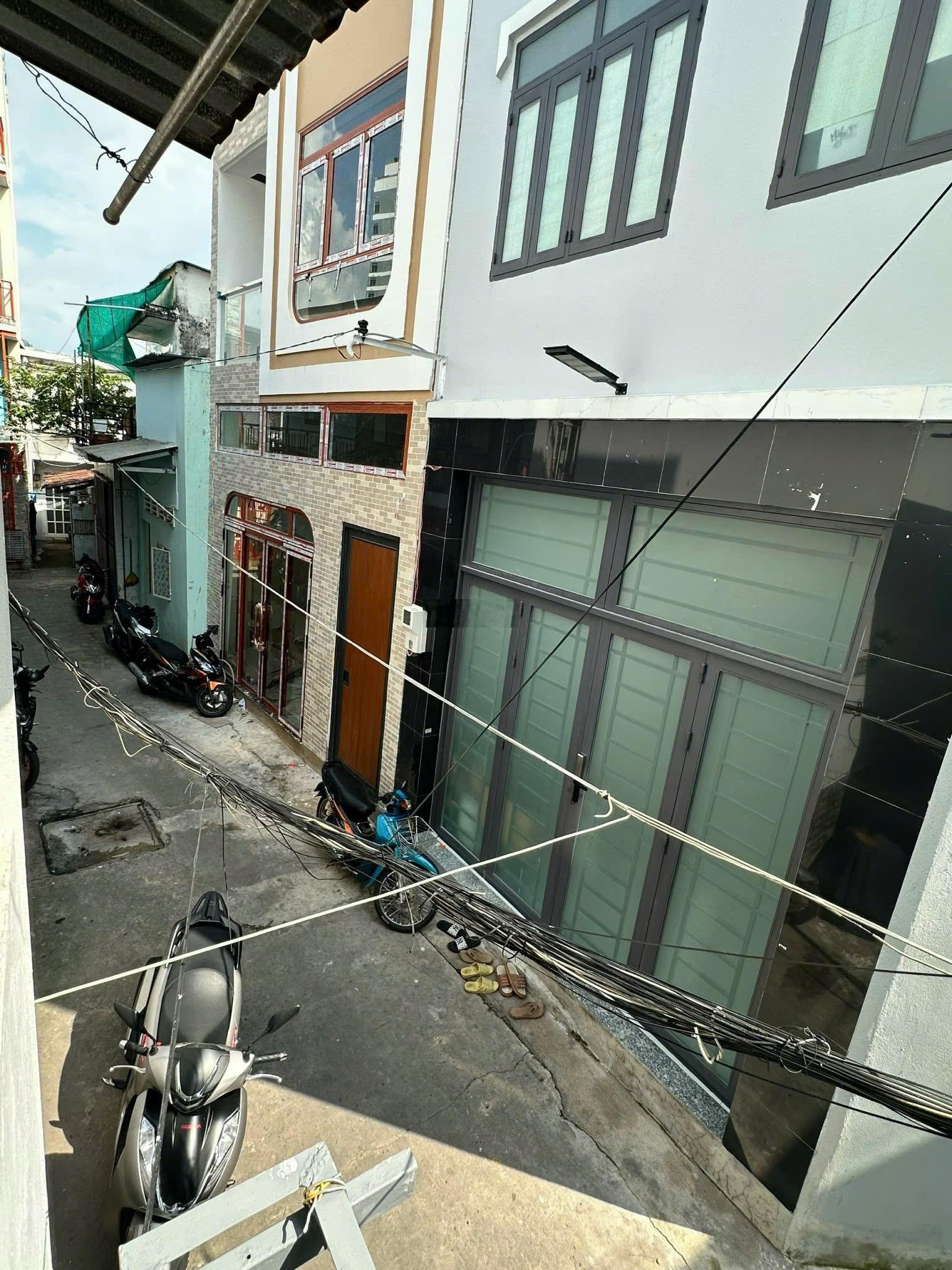 Bán nhanh nhà 1 trệt 1 lầu, 2PN SHR Nguyễn Cửu Vân, P17 giá 1.87 tỷ