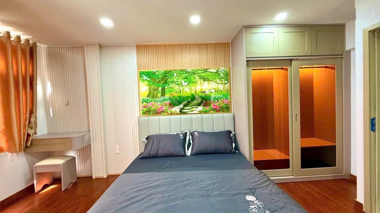 Bán gấp nhà 2 lầu (4x14m) gần Aeon Mall Bình Tân. Giá 950 triệu. Nhà đang cho thuê nguyên căn 12tr.