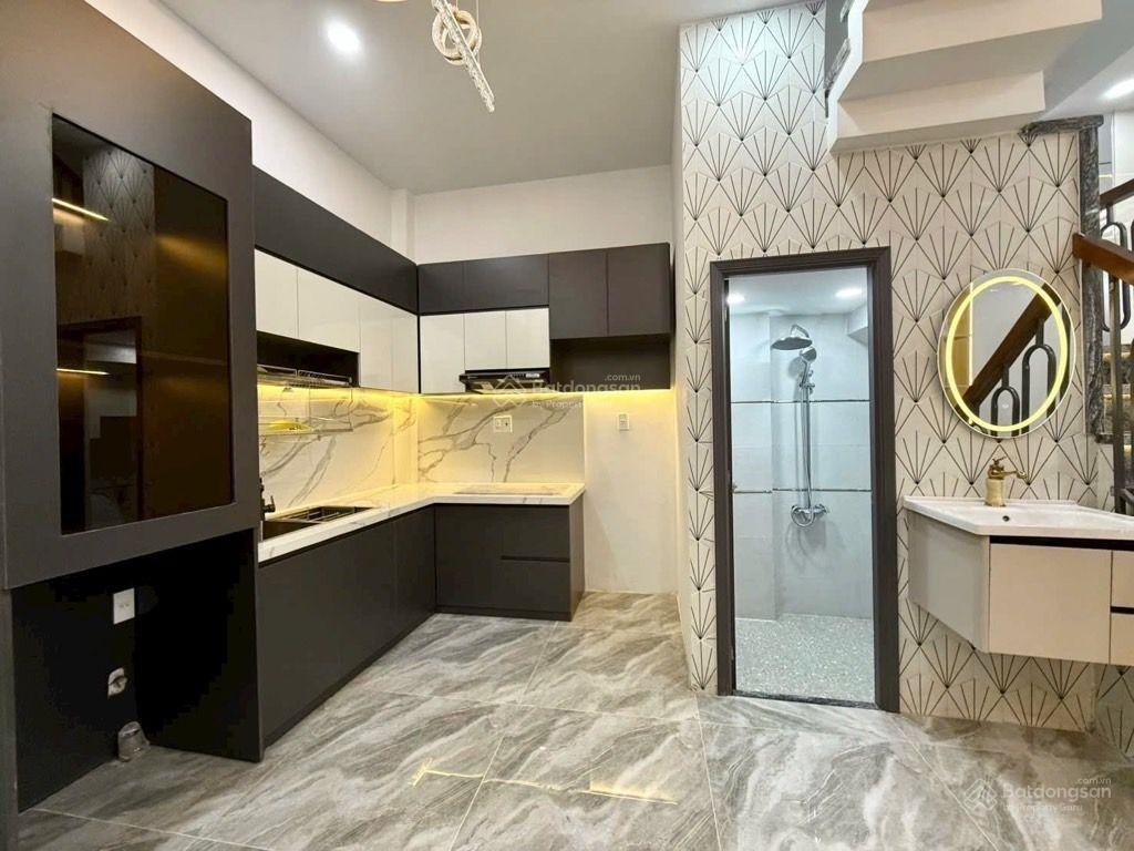 Xe hơi đỗ cửa - phan huy ích - tân bình - 2 tầng đúc - 4x10m - nhà mới ở ngay - chỉ 4,x tỷ