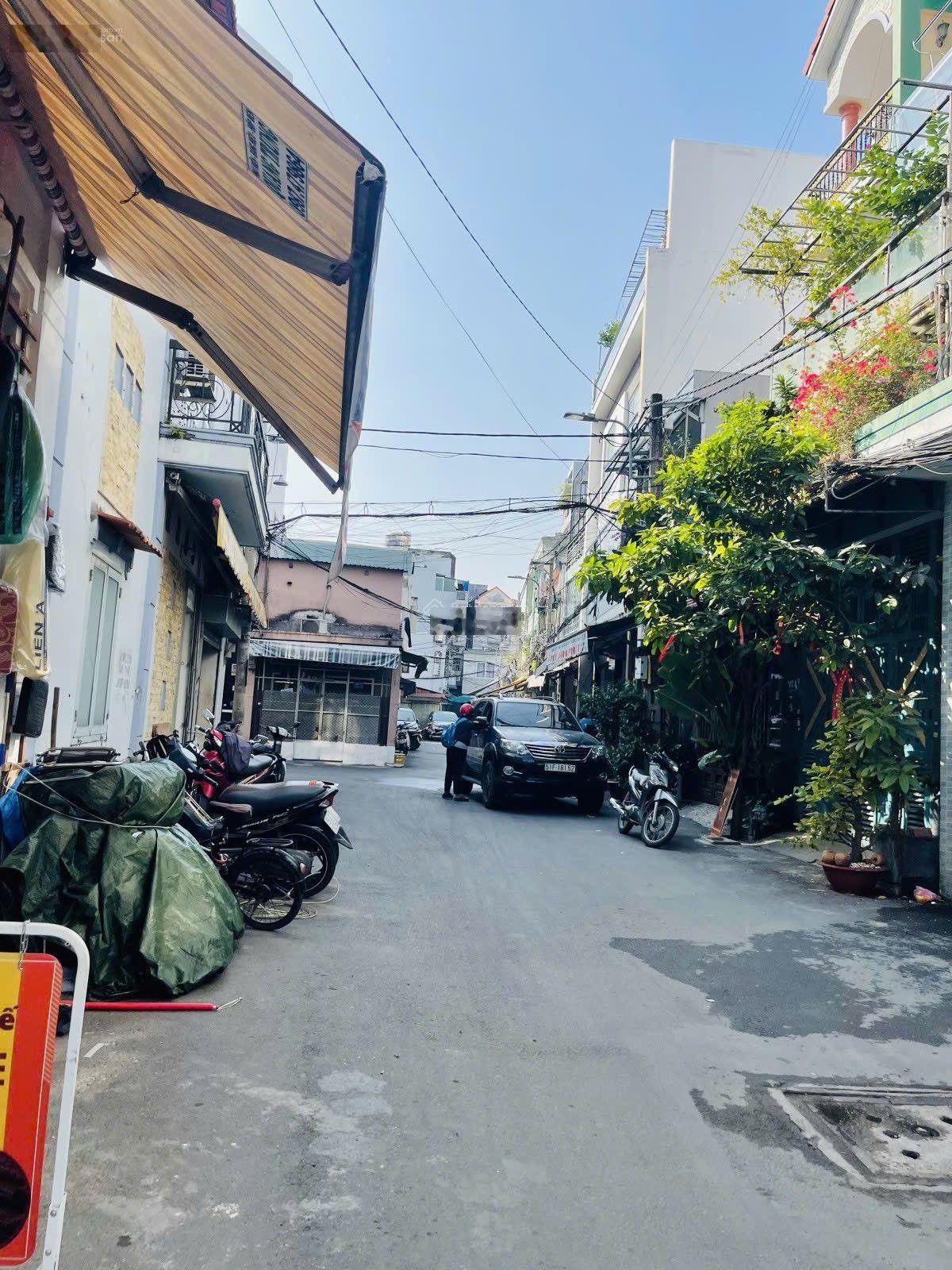 Bán nhà 107/ Ni Sư Huỳnh Liên. Phường 10 Tân Bình DT 3.5x12m. Kết cấu 1trệt 1lầu 2phòng 3w. Pháp lý