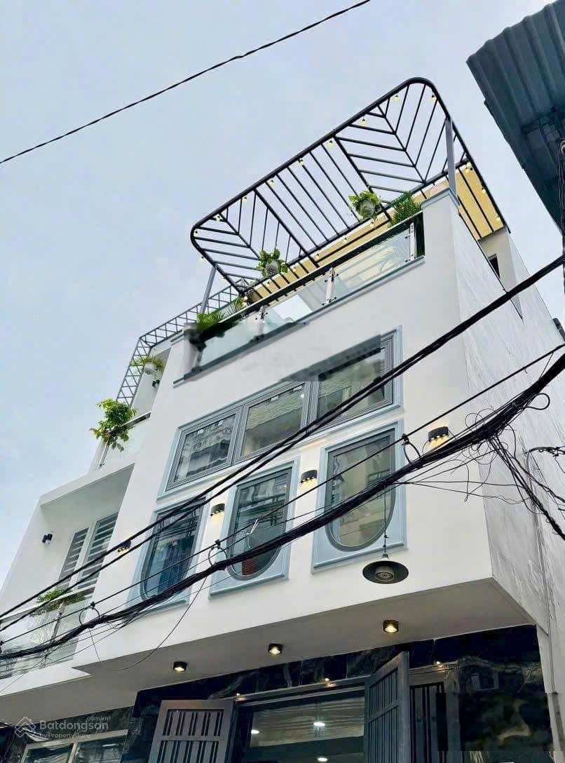 Khu bờ kè sầm uất, đường Hoàng Việt, P. 4, Q. Tân Bình, DT 63m2,giá 2tỷ 400 sổ hồng riêng