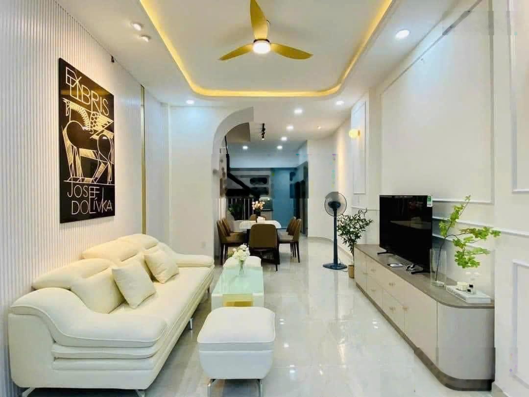 Kẹt tiền bán nhanh căn 41.6m² Yên Thế gần sân bay, giá 3 tỷ 150. Xây 1 trệt 2 lầu, hẻm oto. Sổ sẵn