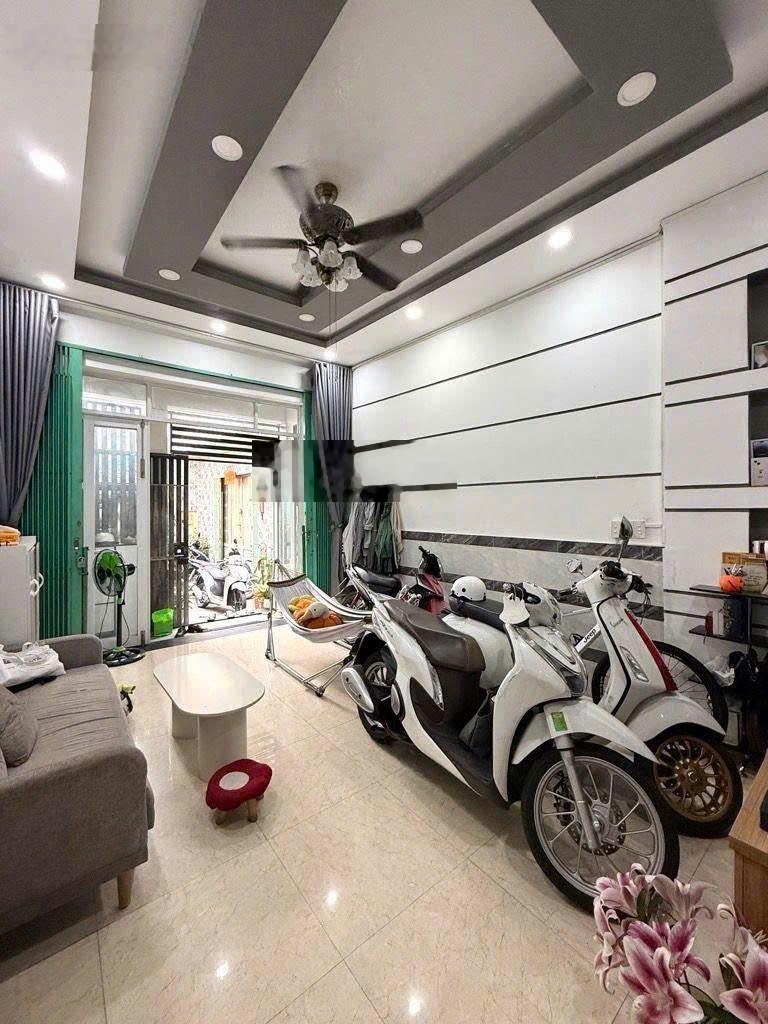 Hàng trước tết giảm sâu 200triệu giá 2tỷ680 chính chủ trần thánh tông ngay siêu thị galaxy đt tốt