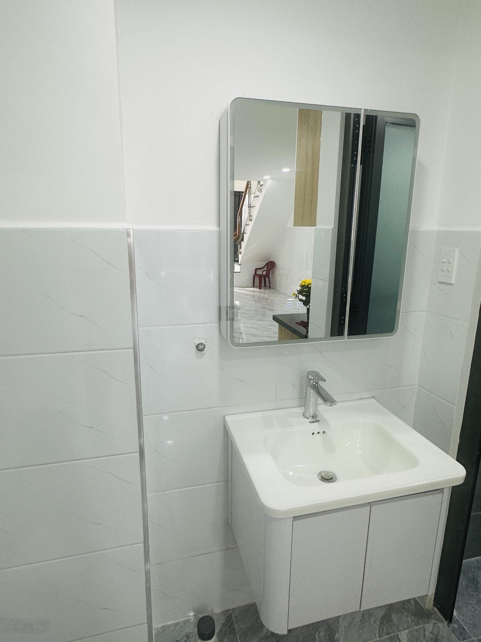 Nhỉnh 5 tỷ - nhà đẹp 48m2 full nội thất - sát ngà ga t3 - khu vực hiếm nhà bán.