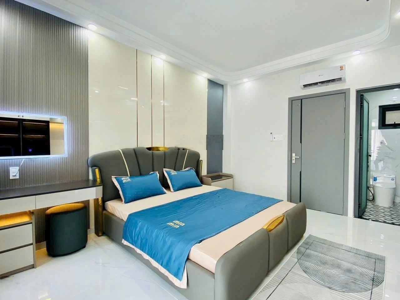 Trả nợ cần bán gấp nhà đường Nguyễn Thái Bình, P.4, Tân Bình. Giá 3tỷ990 .Đang cho thuê 26 tr/thág