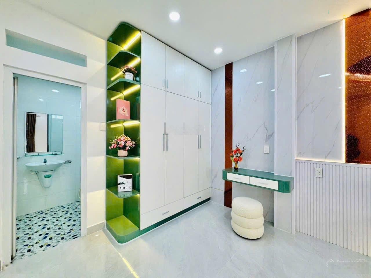 Bán nhà nguyễn thượng hiền - p5 - phú nhuận, đang cho thuê 180 triệu/năm,dt 50m2 - 1t2l,shr -2,25tỷ