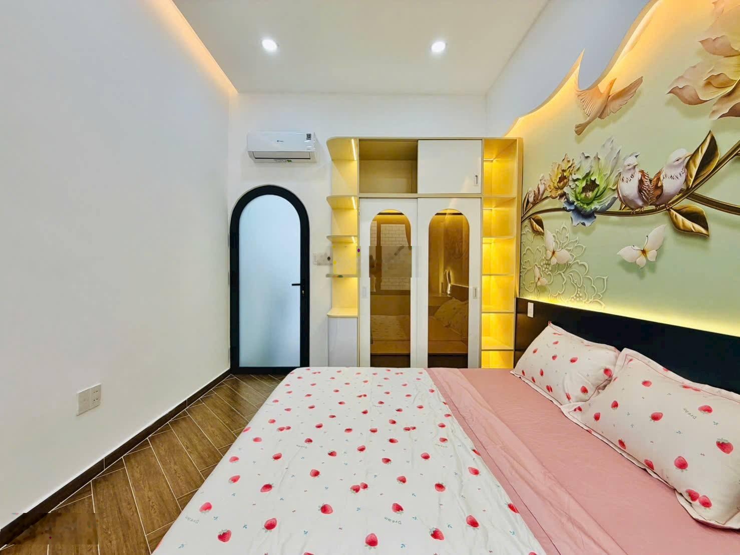 Ngay hẻm Bùi Đình Tuý, Bình Thạnh - chỉ 1tỷ980, 41m2 nhà còn mới vào ở ngay, 2tầng, rộng rãi