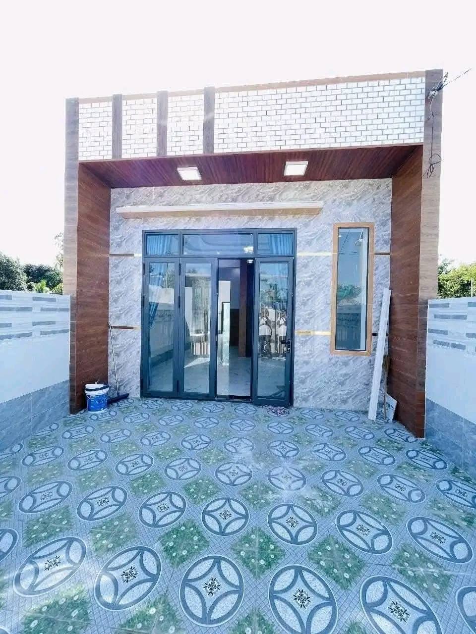 Bán nhà mới sát đường Phạm Văn Đồng, Long Hải, giá 2.08 tỷ