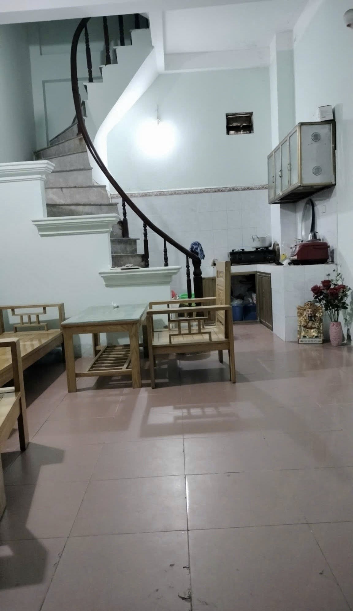 Cho thuê nhà nguyên căn tại ngõ 288 Hoàng Mai, Hà Nội, 30m2 x 4 tầng, giá 7 triệu/tháng