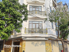 Cho thuê nhà biệt thự tại Văn Quán, Hà Đông, 4 tầng x 135m2, giá 33 triệu/tháng