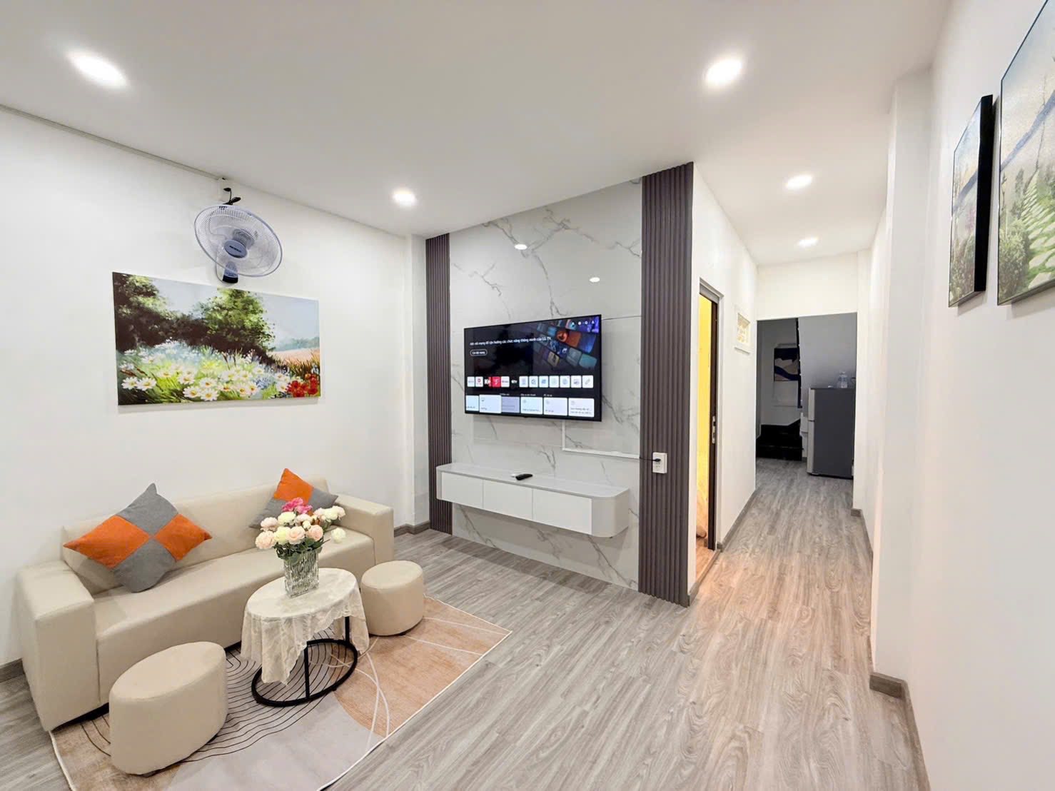 Nhà 3 tầng hẻm xe hơi Huỳnh Văn Bánh kinh doanh vô đối, sổ đỏ vuông vức, giá 5 tỷ